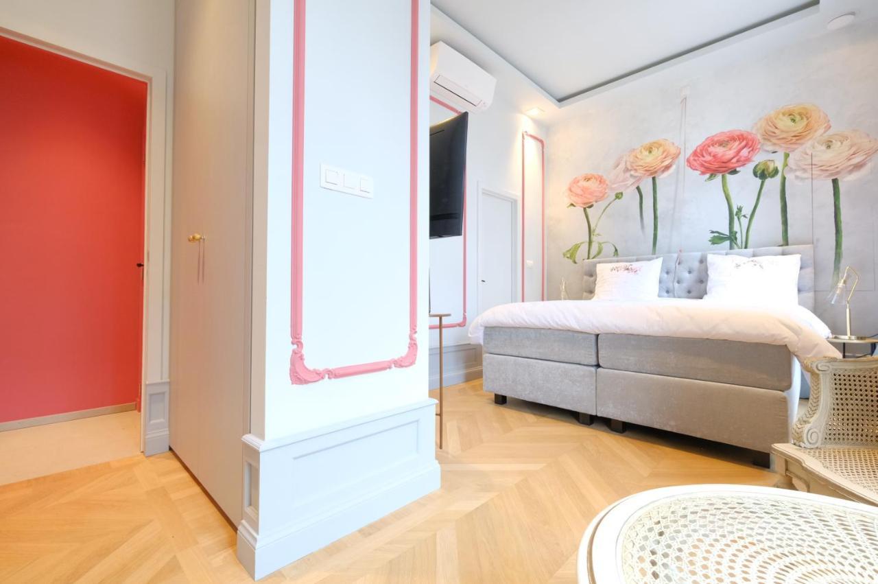 La Maison De La Duchesse De La Valliere - Chambre Rosaline - Parking Prive Gratuit 몽스 외부 사진